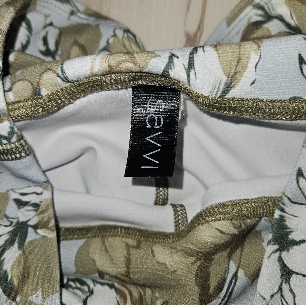 Savvi Indi Leggings – Estimated Women's Size Medium – Sketchy Floral - Picture 4 of 5